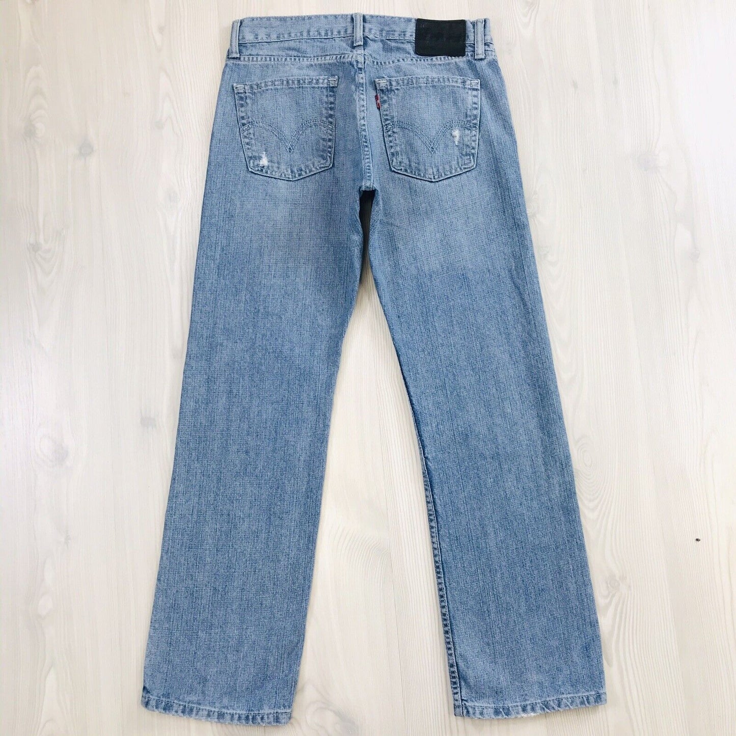 Vintage Levi‘s 514 Blue Slim Straight Fit Ripped Jeans Size W32 L30