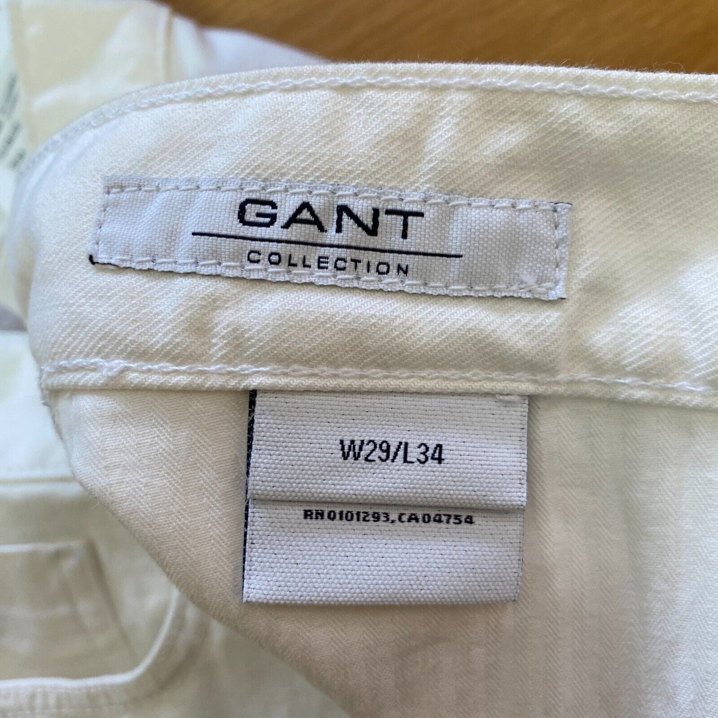 GANT White High Waist Regular Bootcut Fit Star Pockets Size W29 L34