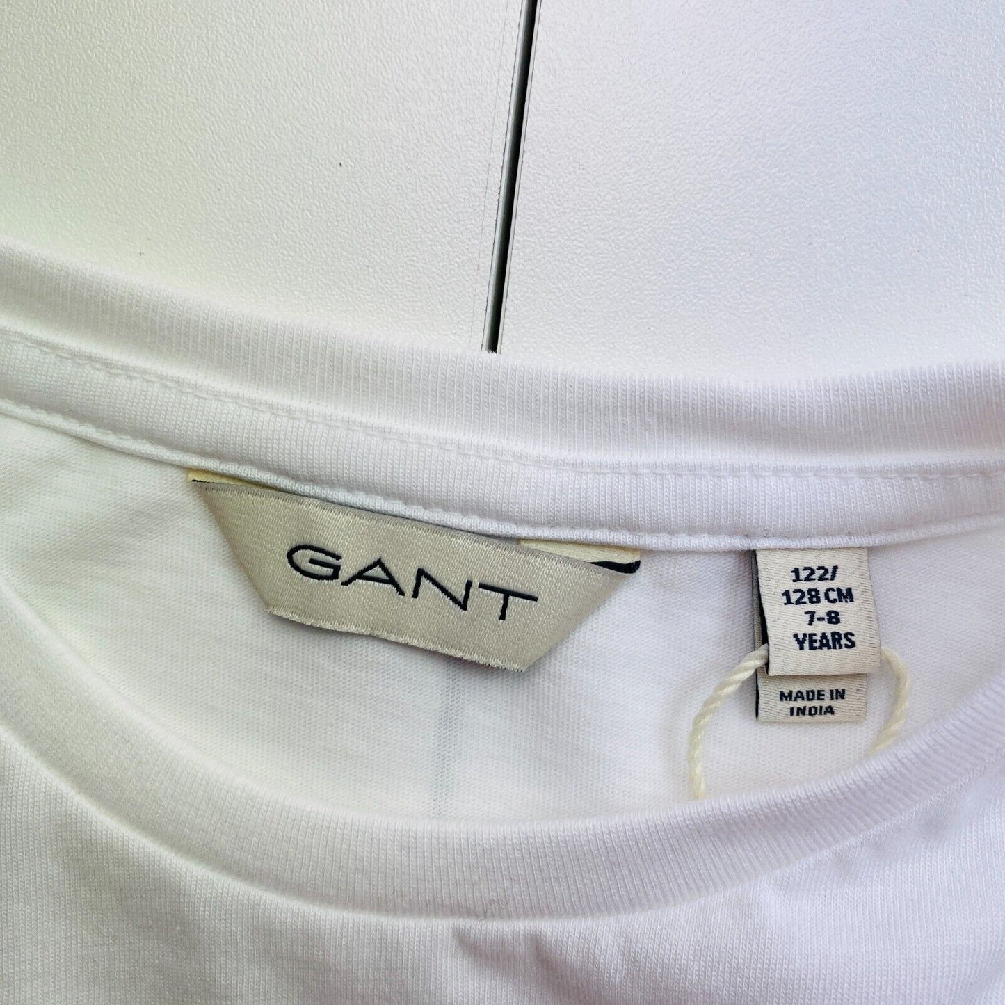 GANT Unisex Kids White Shield Crew Neck T-Shirt Size 122/128 cm 7-8 Years