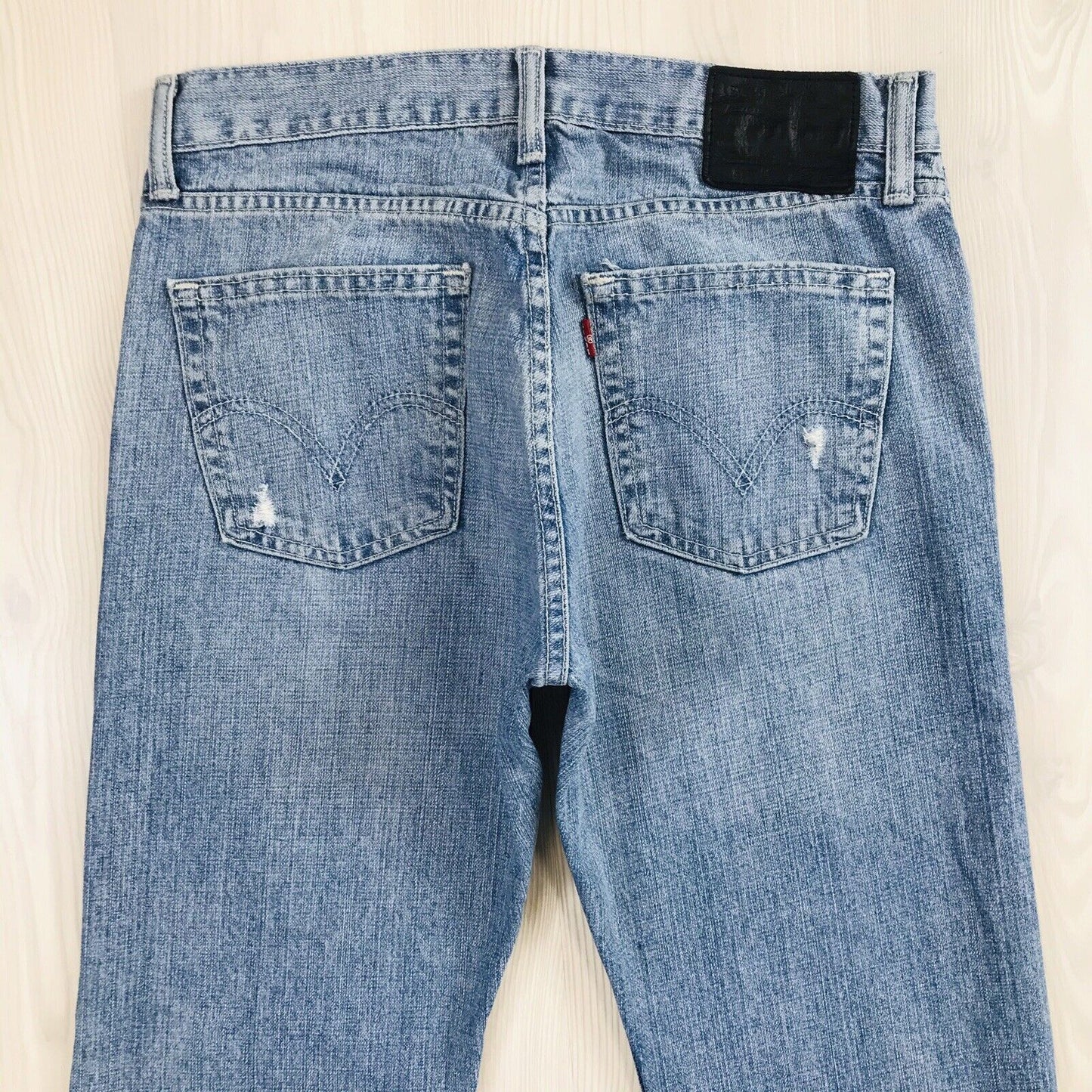 Vintage Levi‘s 514 Blue Slim Straight Fit Ripped Jeans Size W32 L30