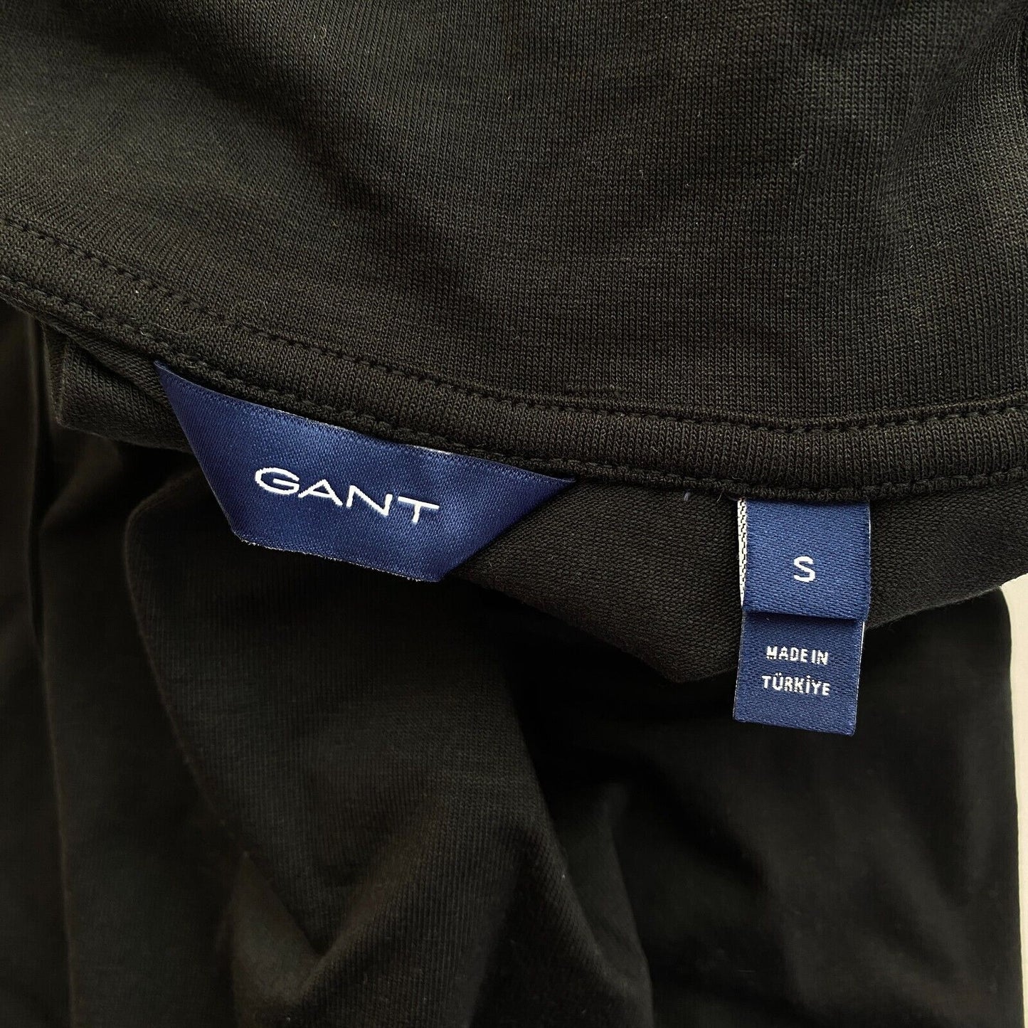 GANT T-Shirt aus schwarzem Jersey mit langen Ärmeln und Rollkragen, Größe S