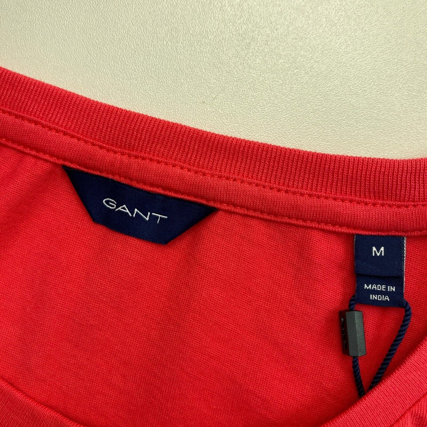 GANT Red Arch Logo Cap Sleeve Crew Neck T-shirt Taille M