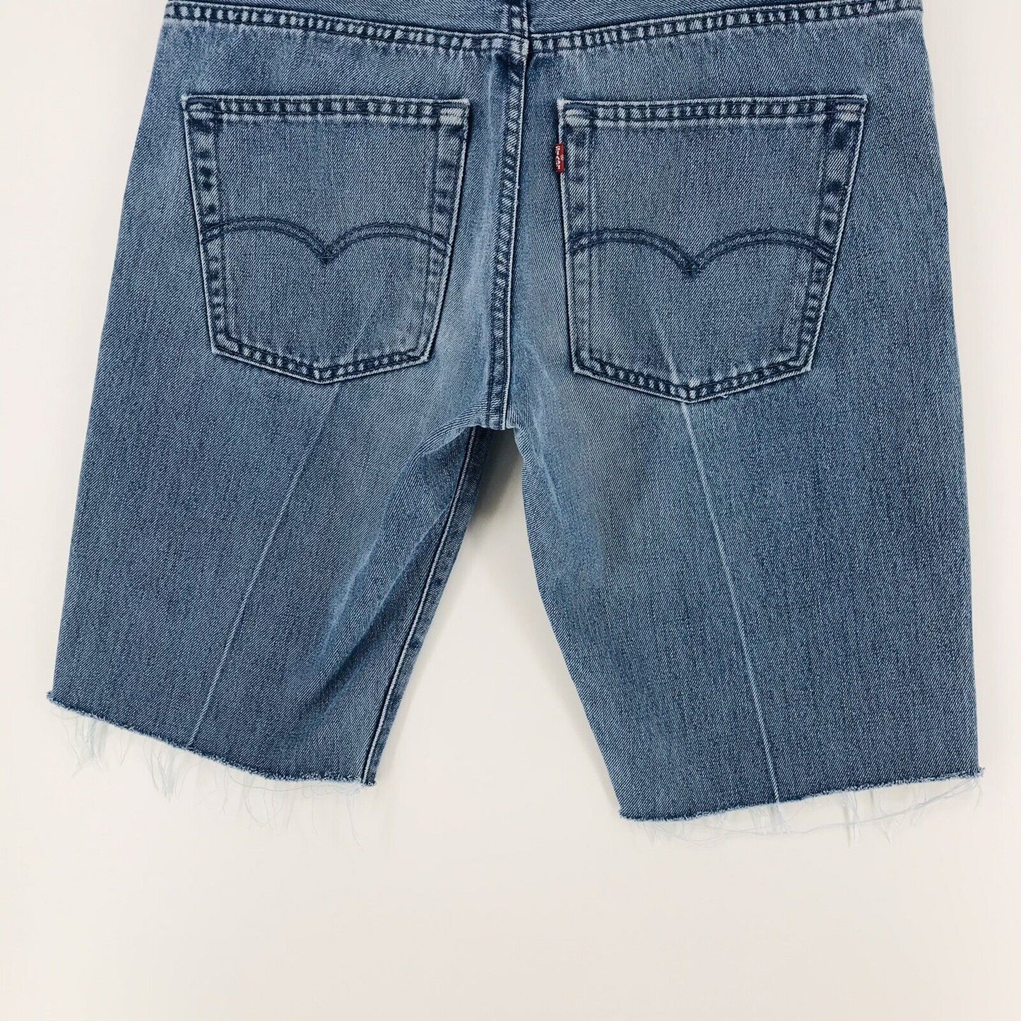 Vintage Levi's 507 Maßgeschneiderte blaue Jeansshorts mit normaler Passform, W33