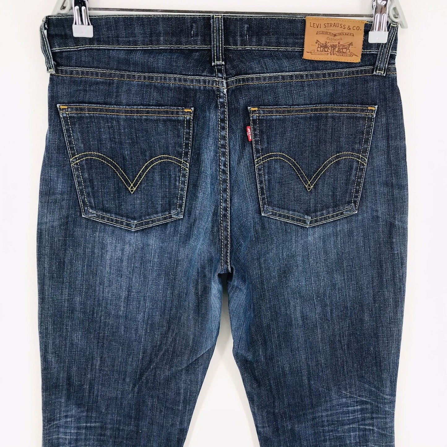 Vintage Levi's Women's 10529 Dark Blue Regular Bootcut Fit Jeans Size W32 L34