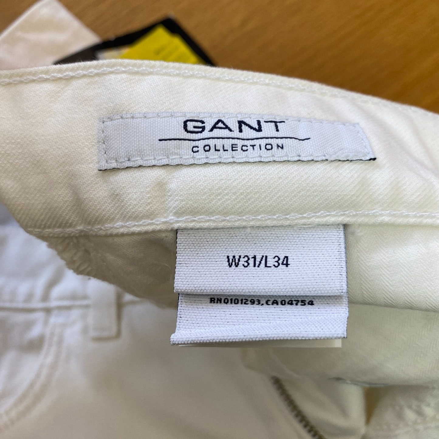 GANT White High Waist Regular Bootcut Fit Star Pockets Size W31 L34