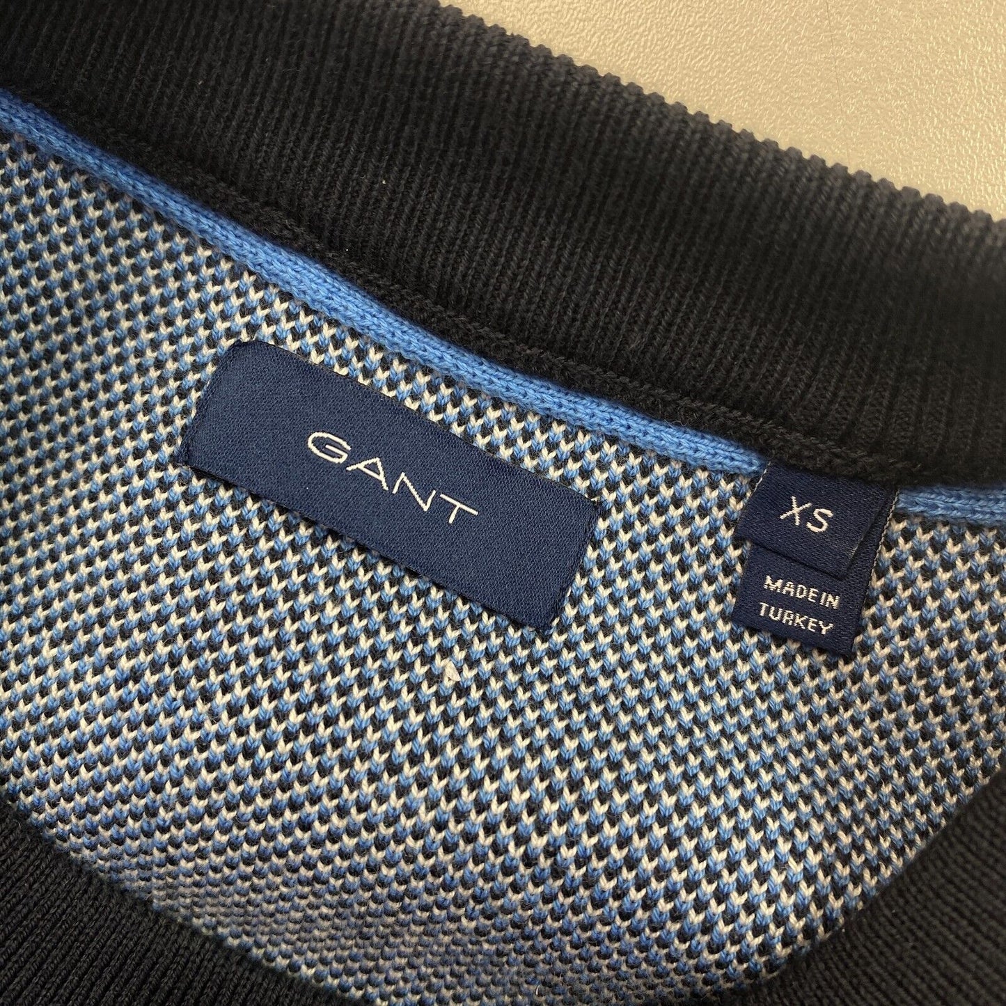 GANT Blaues Top mit Rundhalsausschnitt und geometrischem Muster, Größe XS