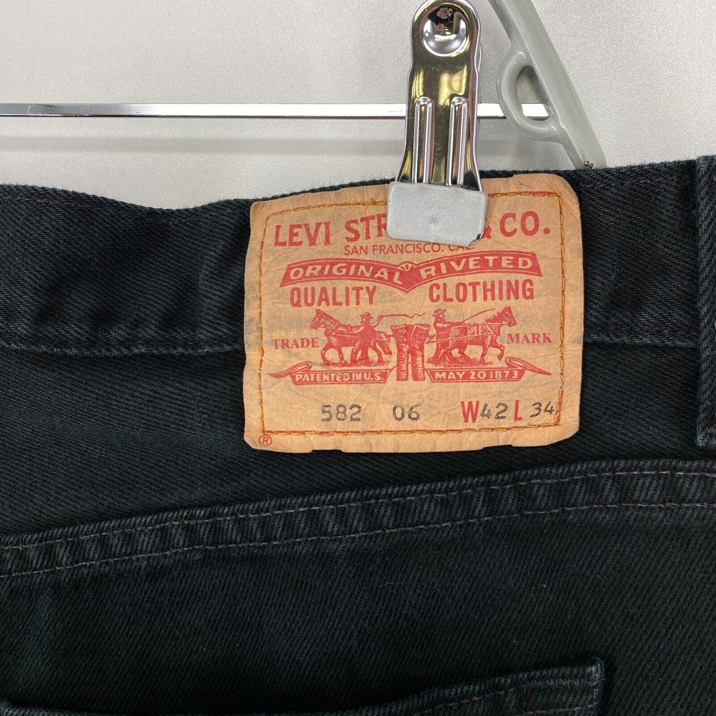 Vintage Levi's 582 06 Black Slim Straight Fit Jeans W42 L34