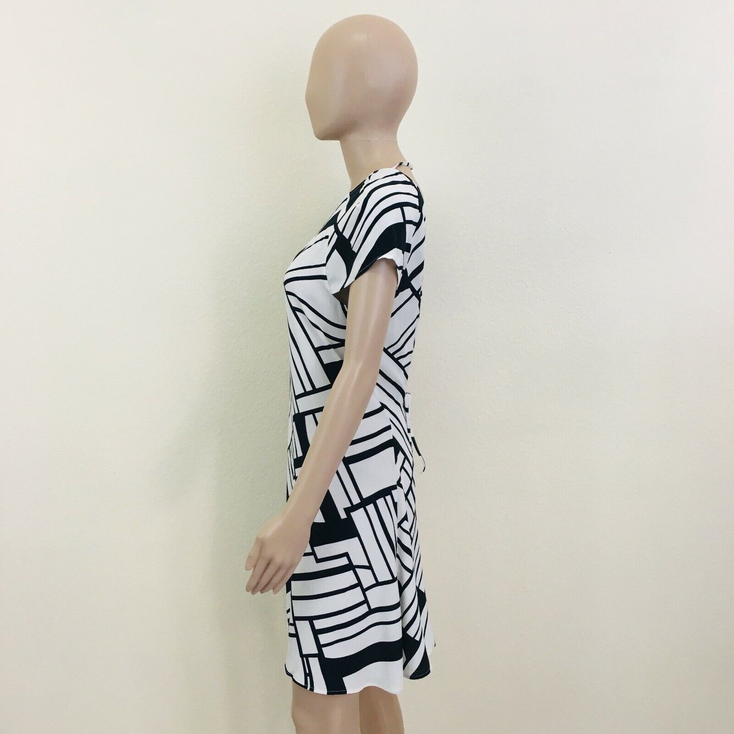 ZARA Black & White Short Sleeve Dress Size M