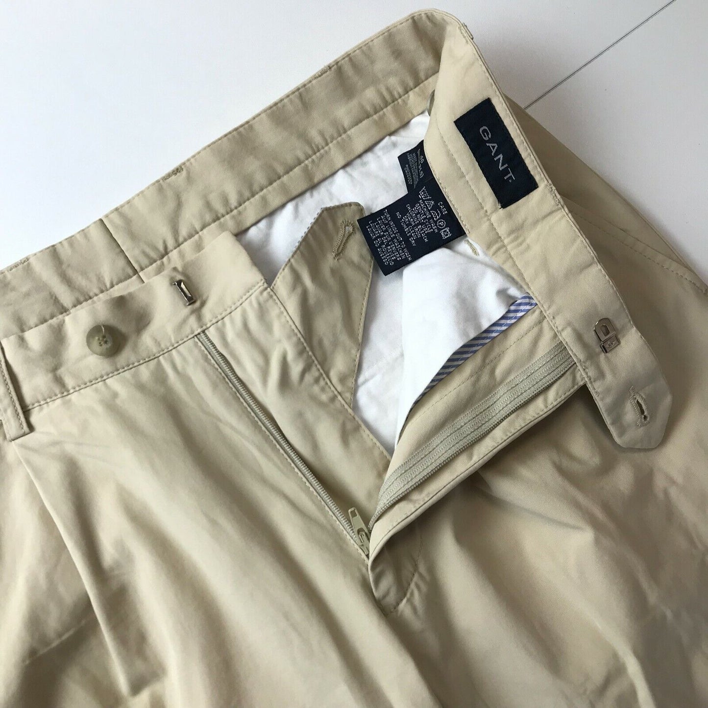 GANT Beige Chinohose mit normaler gerader Passform, Größe 46 W31