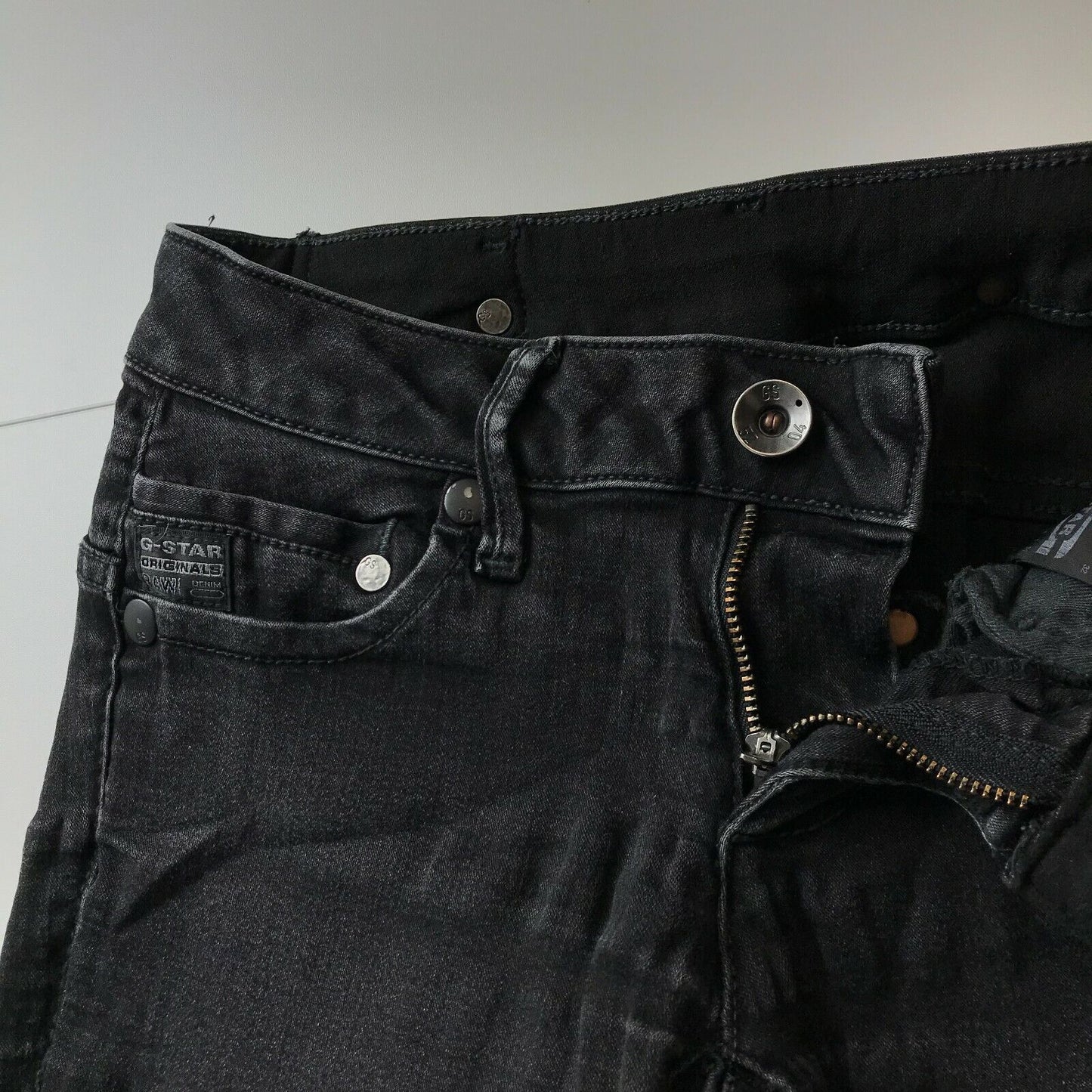 G-STAR RAW MIDGE Damen Jeans in Dunkelgrau, normale Passform, gerade Passform, W24 L32