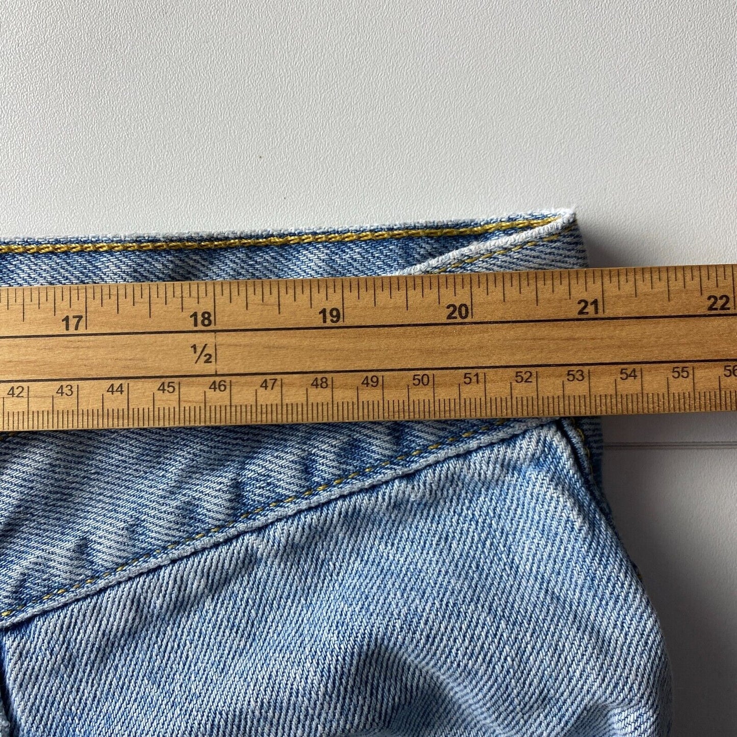 Vintage Levi's 560 Blue Comfort Tapered Fit Jeans W42 L30