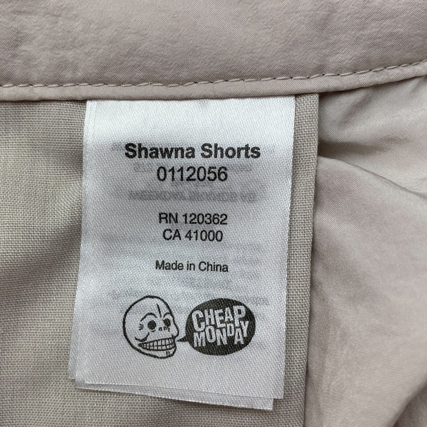 CHEAP MONDAY Shawna Graue Bermudashorts Größe XS W25