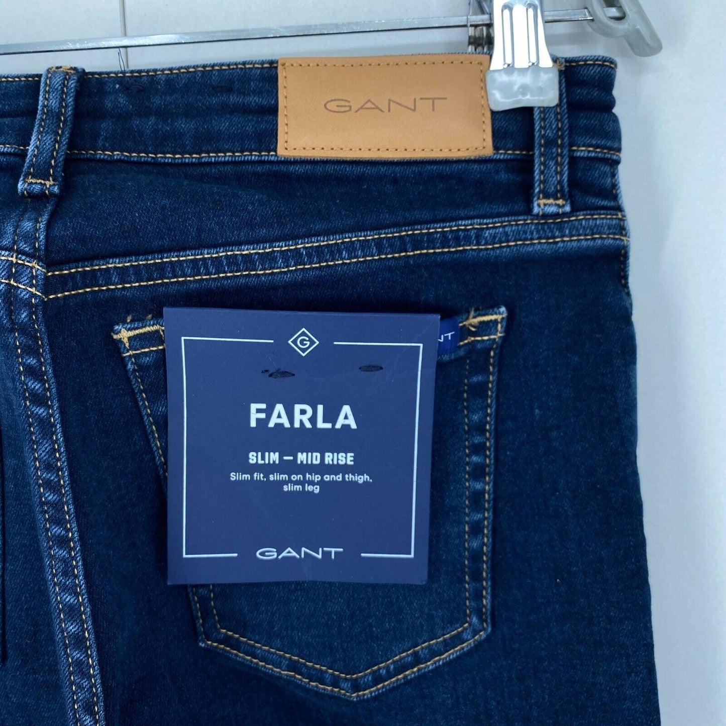 GANT FARLA Damen Jeans Slim Fit mit mittlerer Taille, Dunkelblau, W26 L32