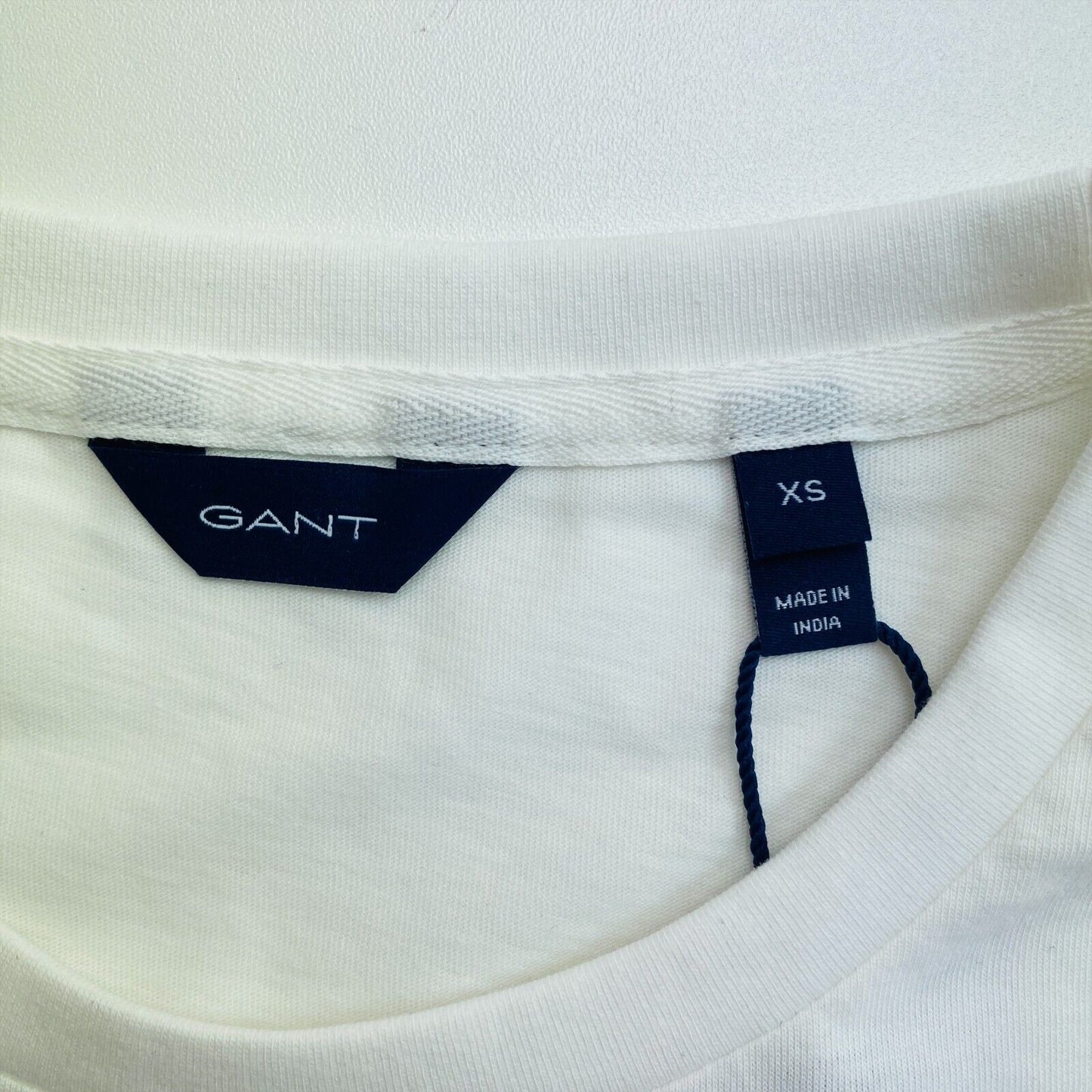 GANT T-Shirt mit Rundhalsausschnitt und Bogenlogo, Größe XS, Weiß