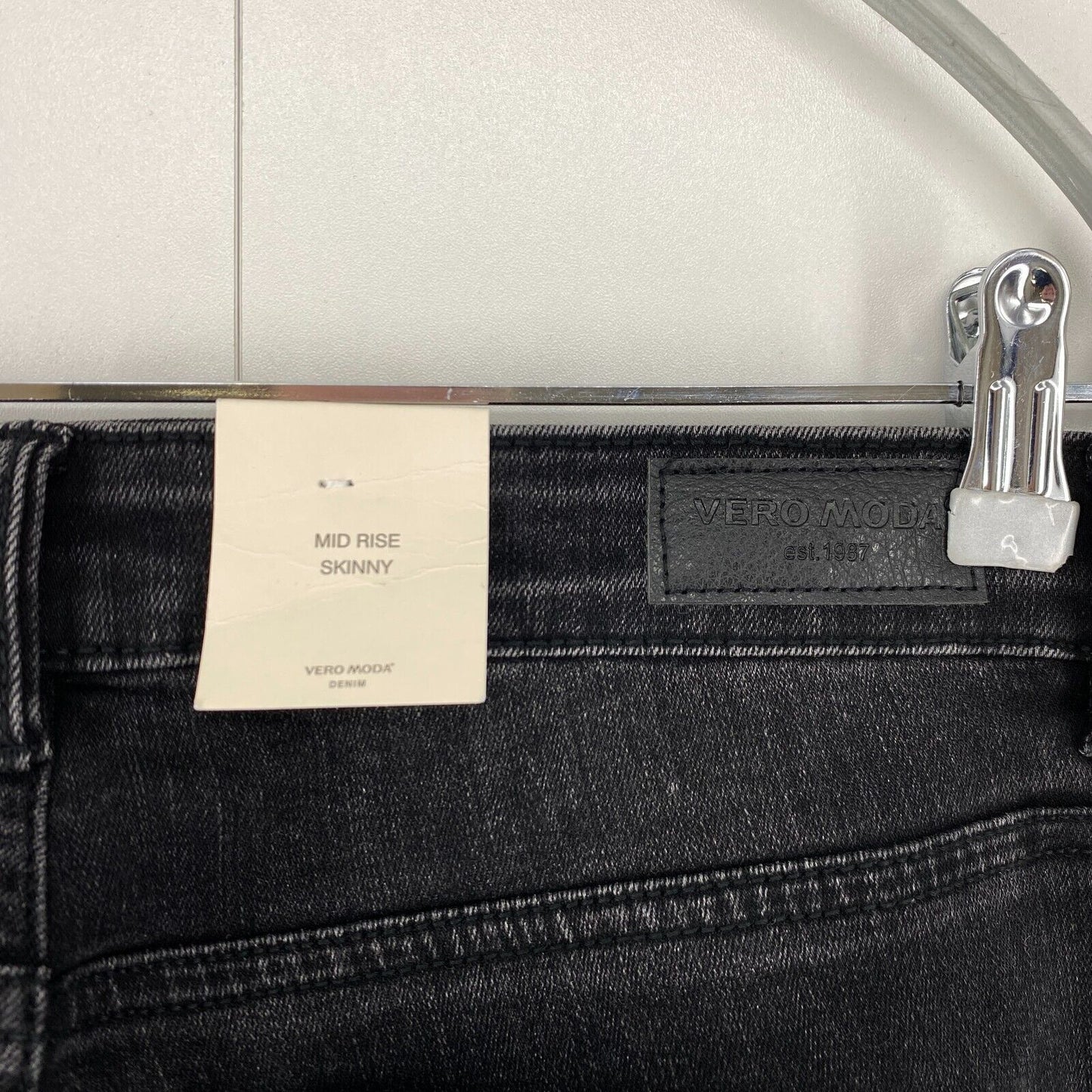 VERO MODA FLASH Damen Jeans mit mittelhohem Bund und Skinny-Fit, Dunkelgrau, Größe XL, W34, L30