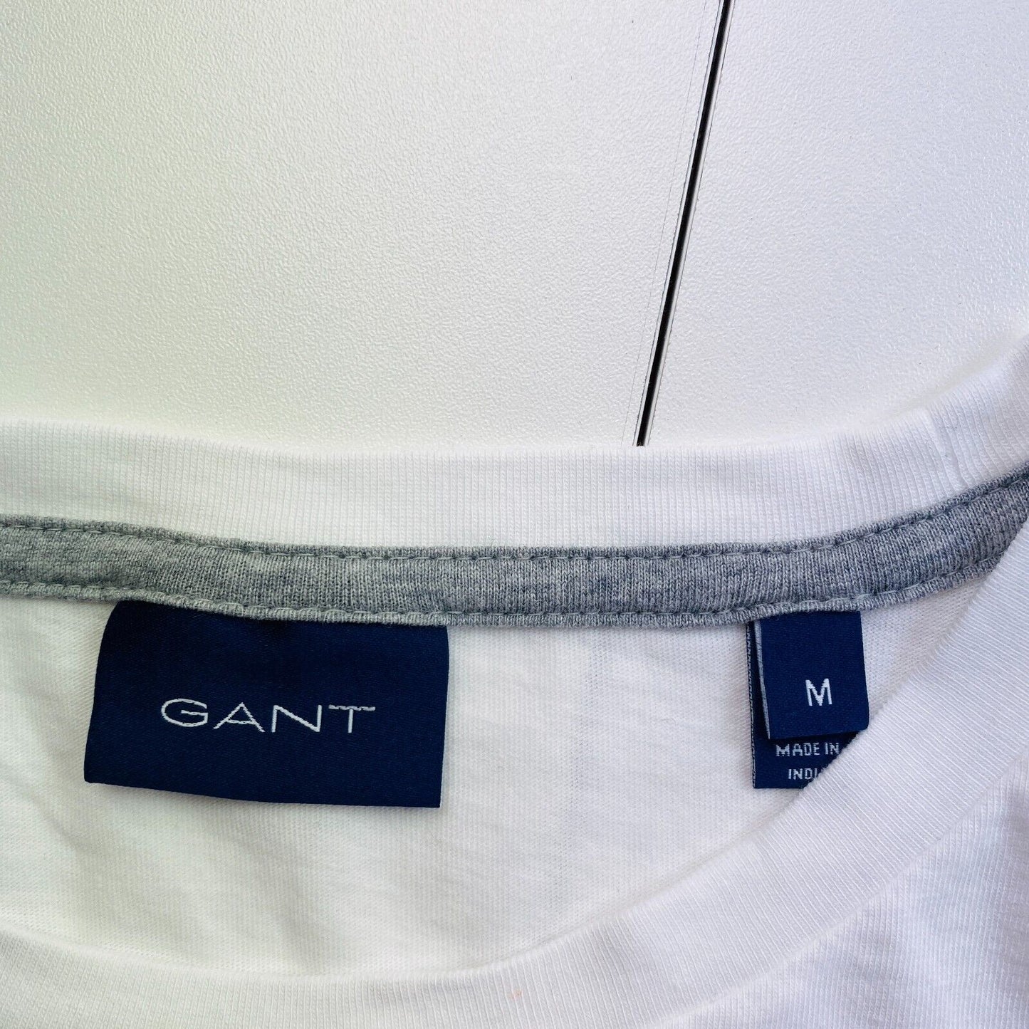 GANT White Archive Shield EMB Crew Neck T Shirt Size M