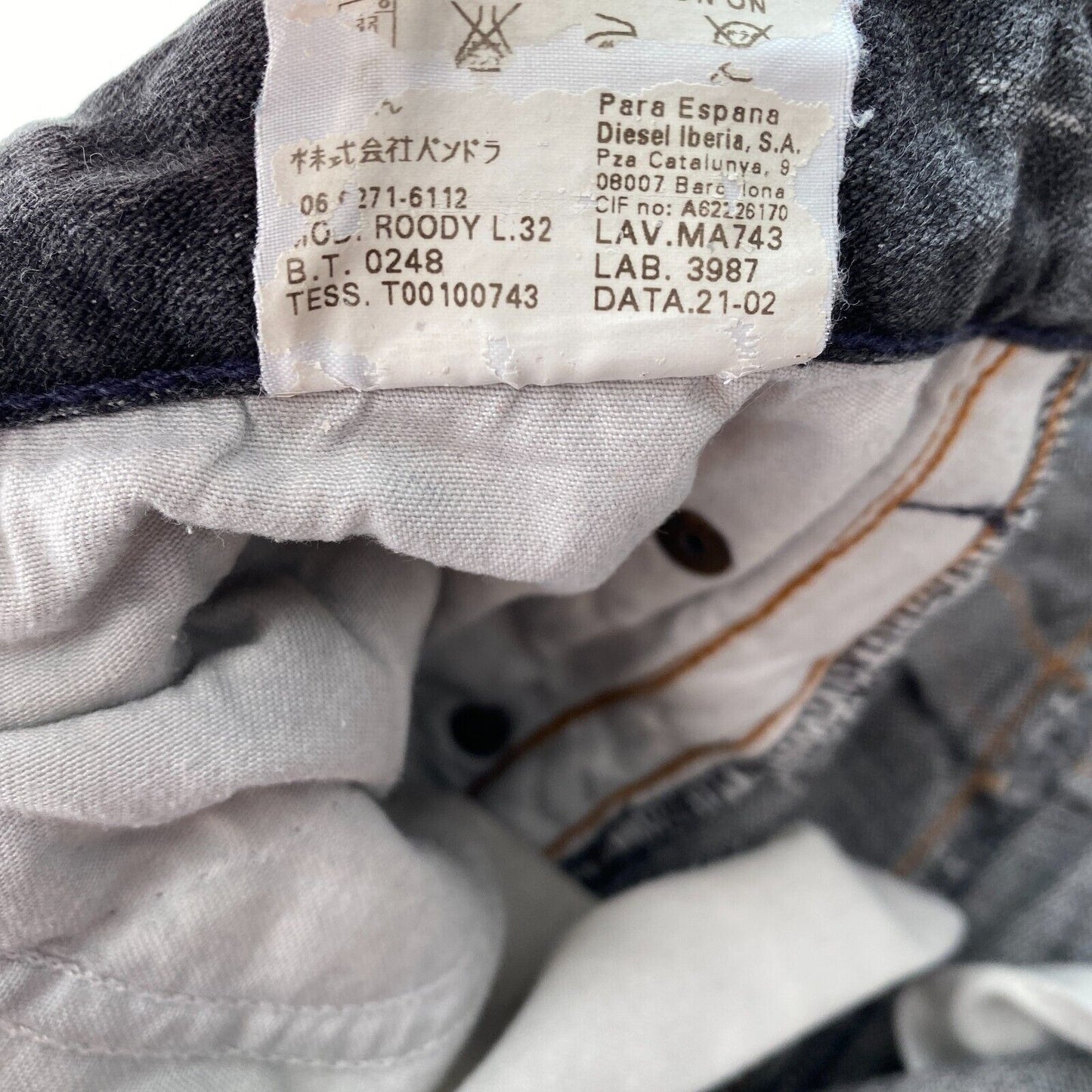 Diesel ROODY Jeans in normaler, gerader Passform, Dunkelgrau, W31 L30