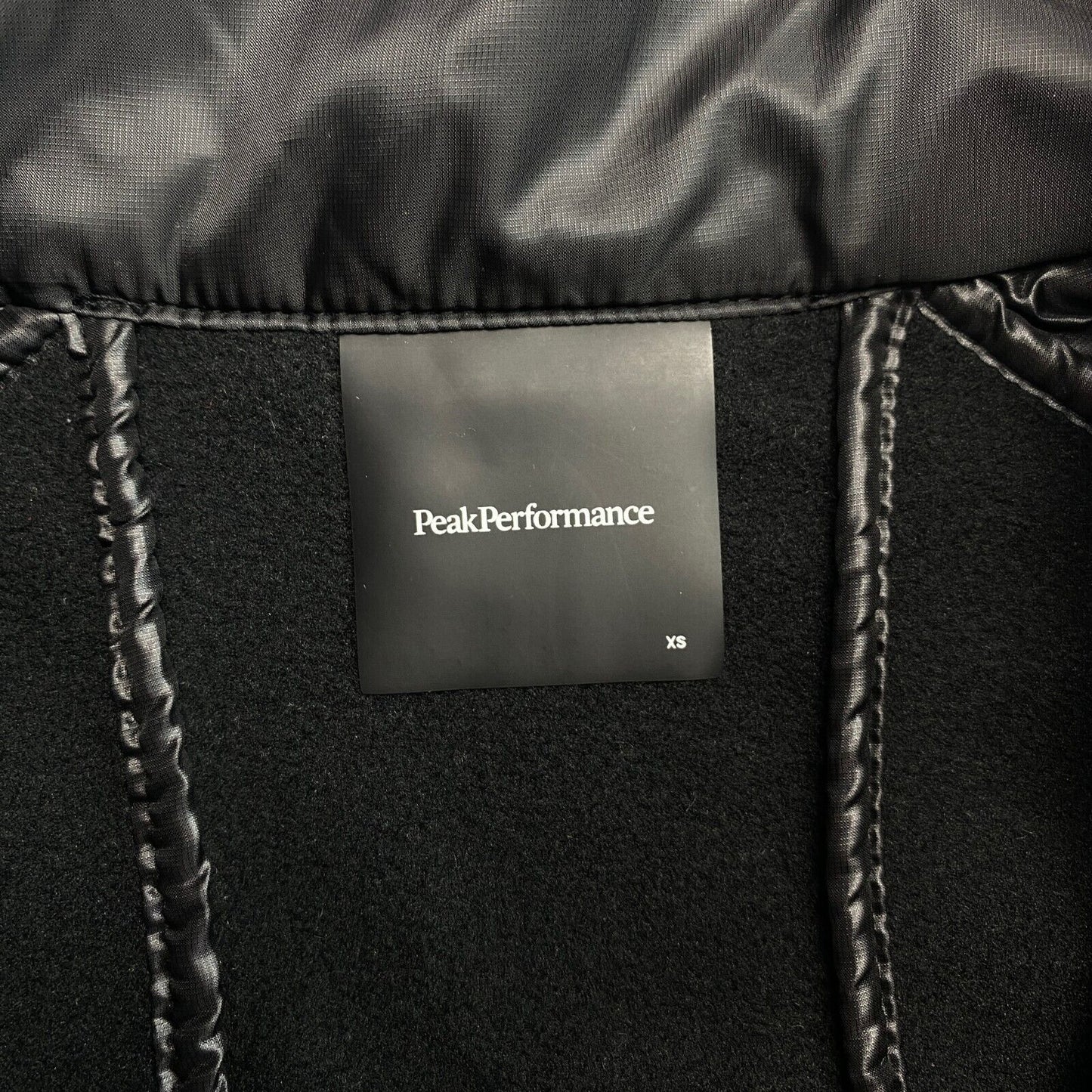 Peak Performance Black Alum Vest Waistcoat Size XS