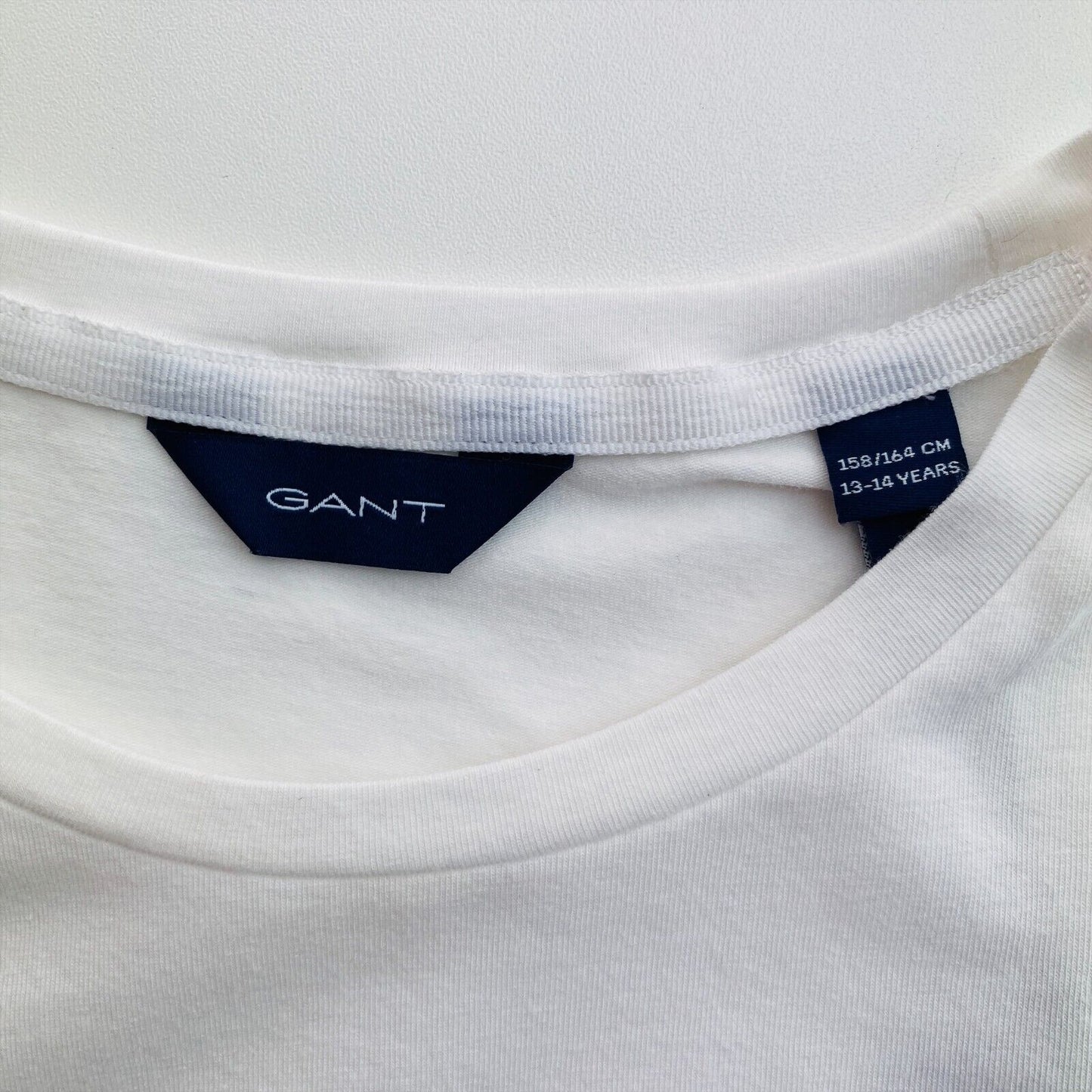 GANT Girls White Shiny Logo Crew Neck T Shirt Size 13 - 14 Years 158/164 cm