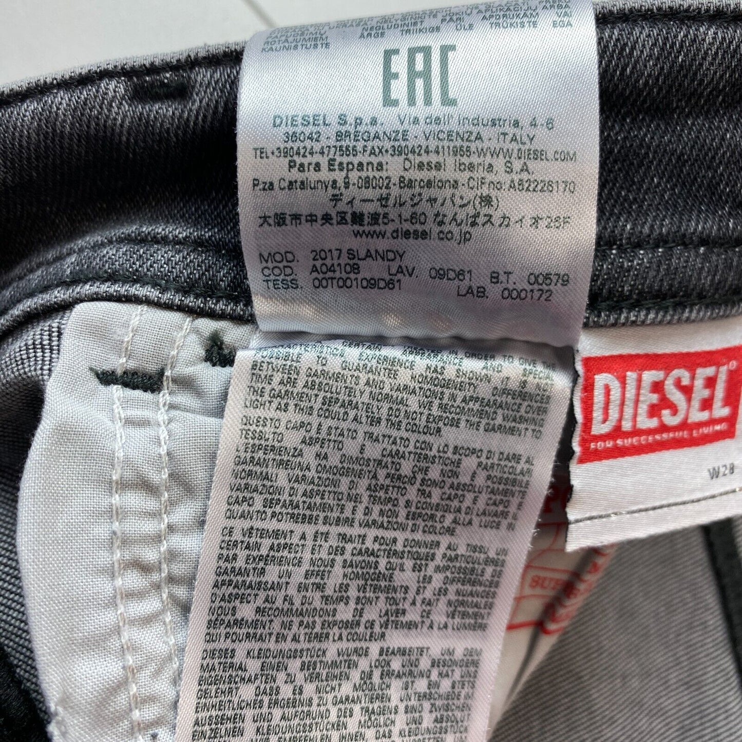 Diesel 2017 SLANDY Damen Jeans, grau, mittlere Taille, superenge Passform, Größe W28 L32