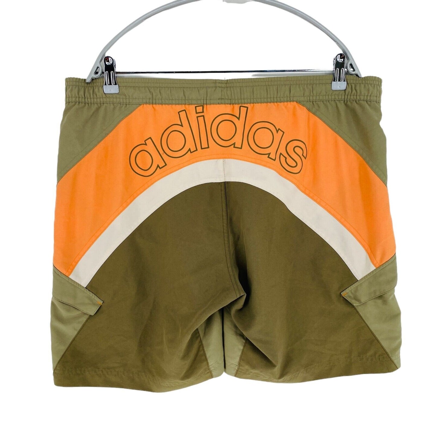 adidas Grüne Activewear-Shorts, Größe L W36