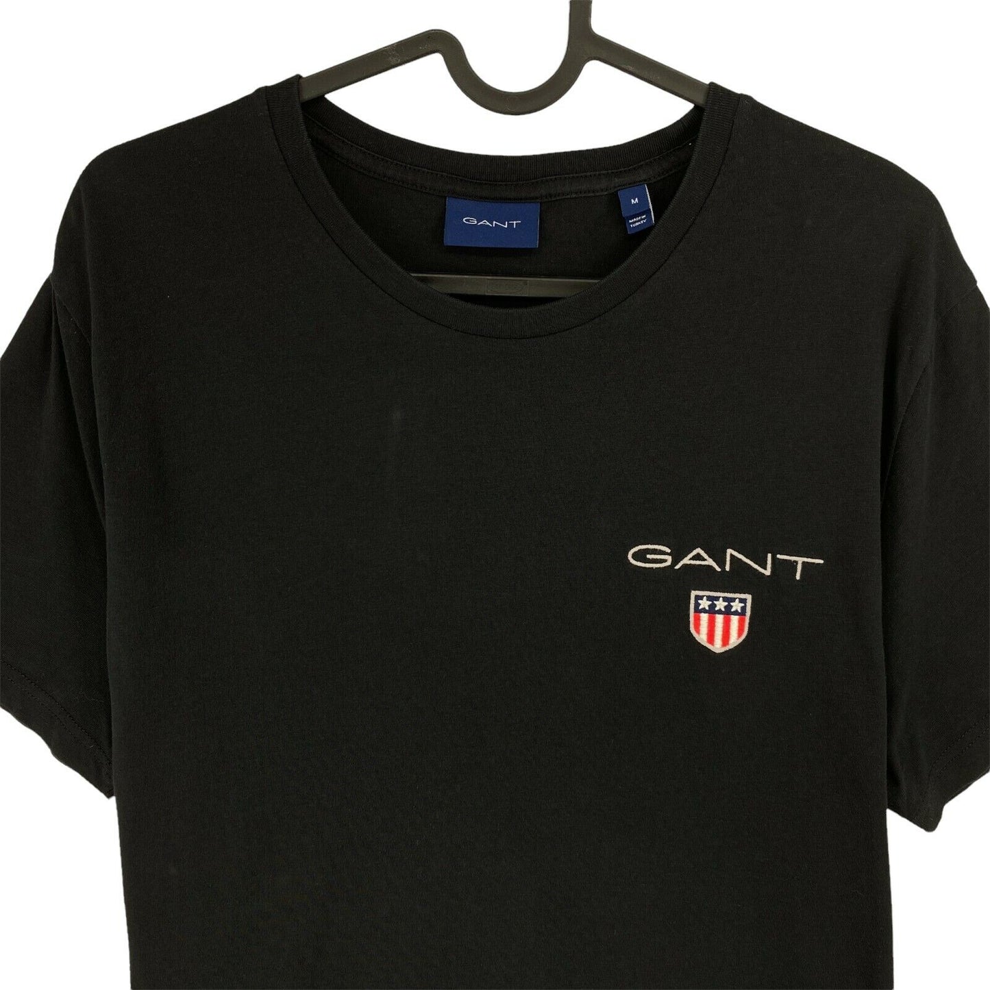 GANT T-Shirt mit Rundhalsausschnitt und mittlerem Schild, schwarz, Größe M