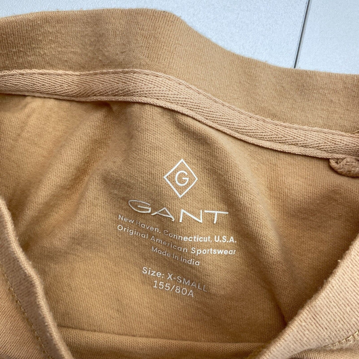 GANT T-shirt à manches longues et col rond marron avec logo Taille XS