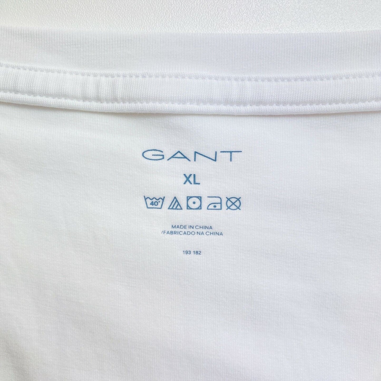 GANT White V Neck T Shirt Size XL