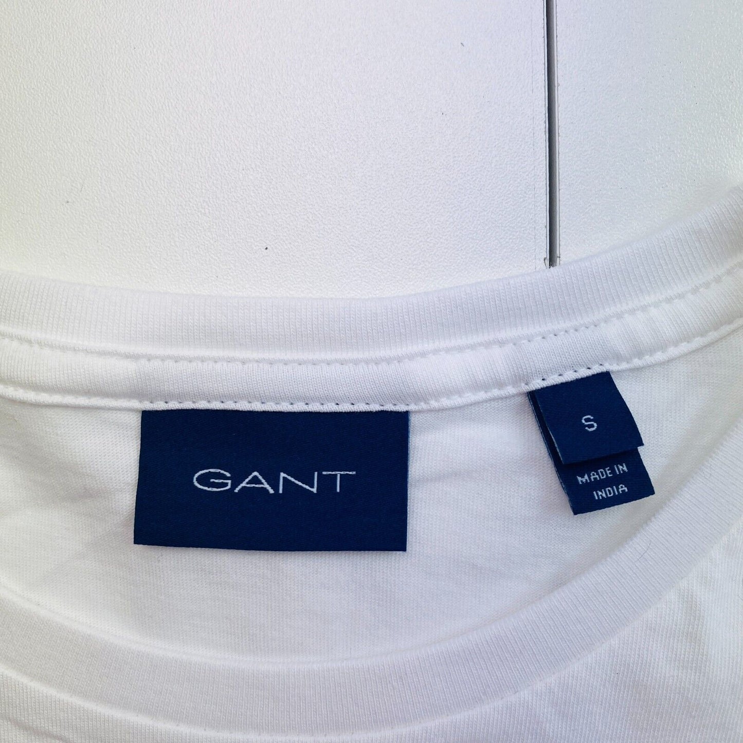 GANT Men White Shield Crew Neck Short Sleeve T Shirt Size S