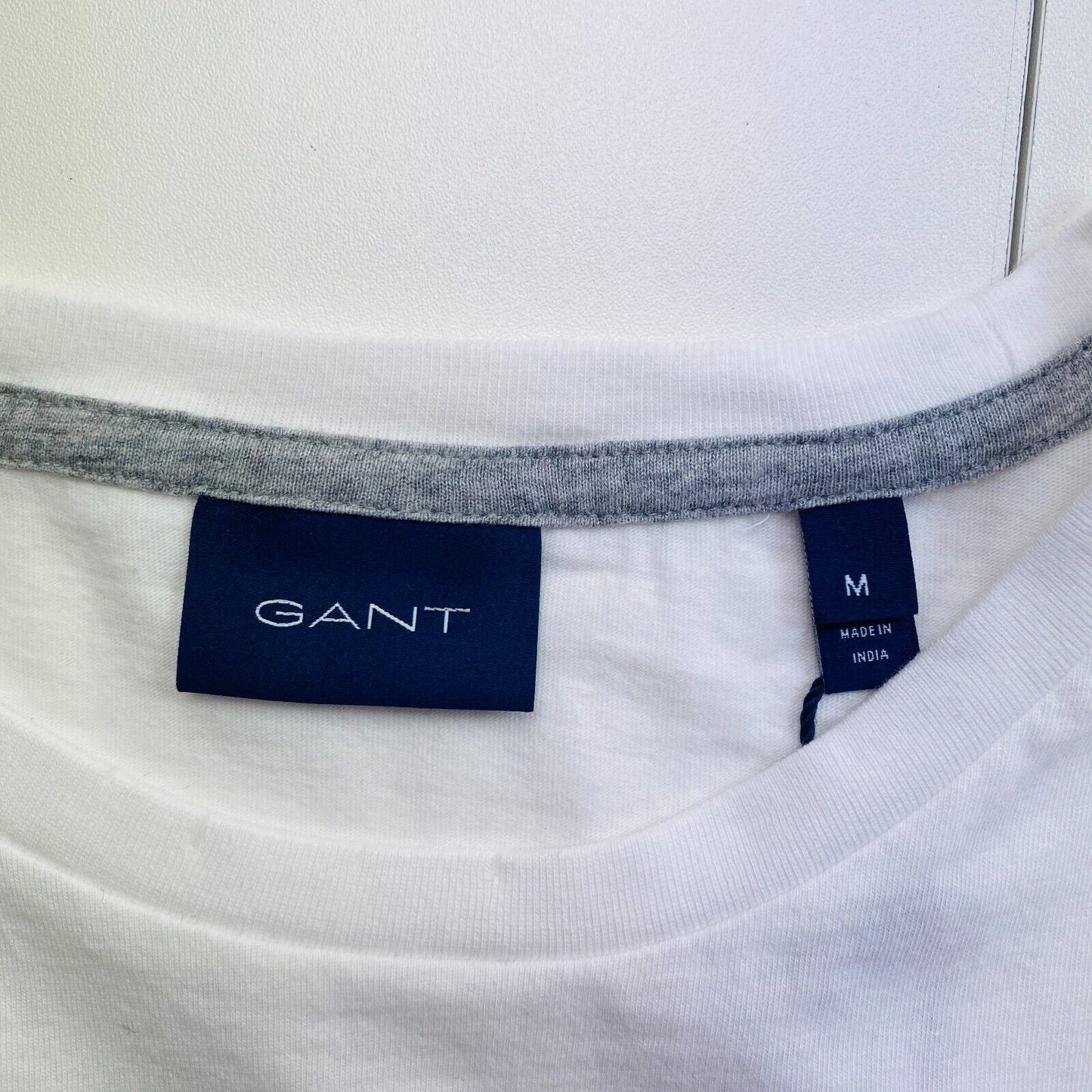 GANT Men White Archive Shield Crew Neck Short Sleeves T-Shirt Size M