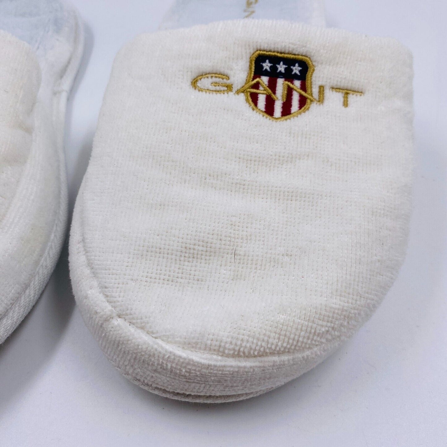 GANT White Unisex Graphic Logo Slip On Home Slippers Size L / XL