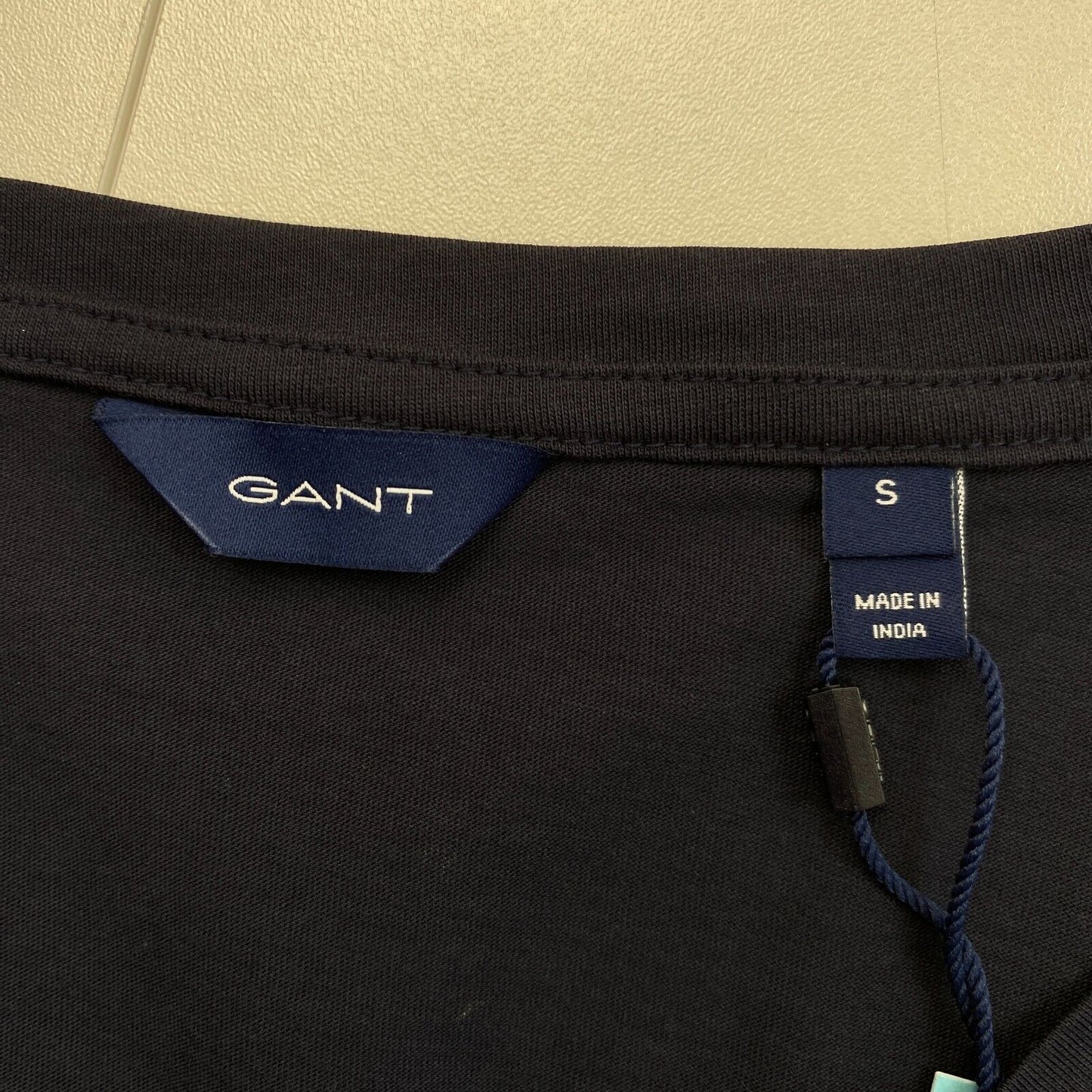 GANT Marineblaues Original V-Ausschnitt SS T-Shirt Größe S