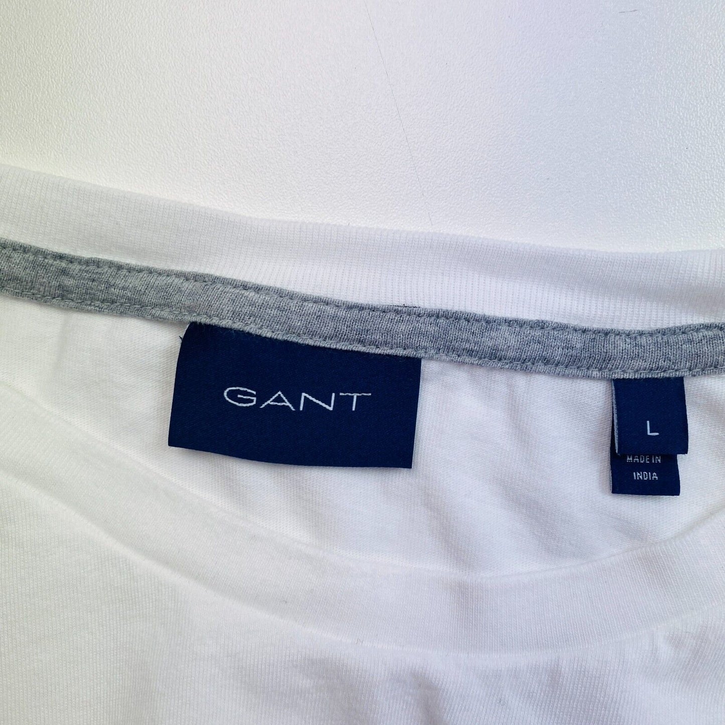 GANT Men White Archive Shield Crew Neck Long Sleeves T-Shirt Size L