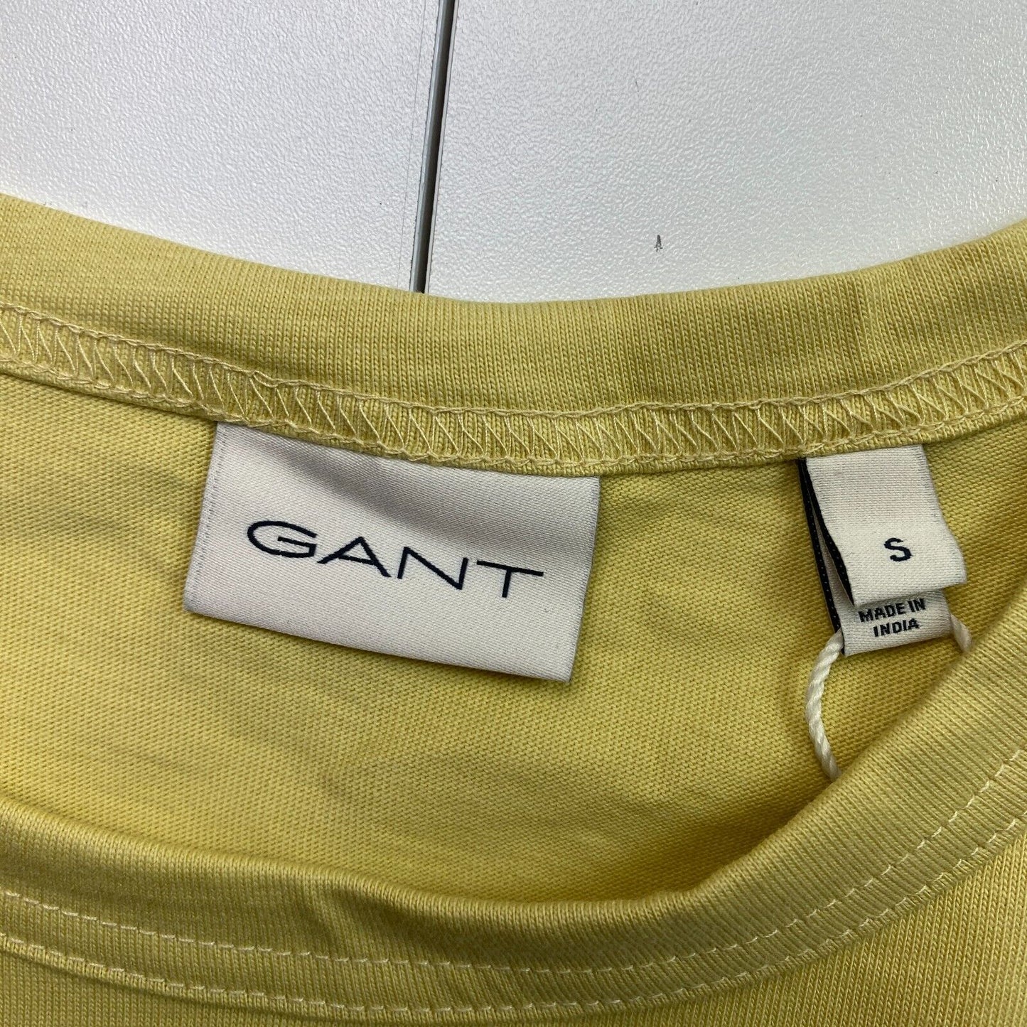 GANT Men Dusty Yellow Logo Crew Neck Short Sleeves T Shirt Size S