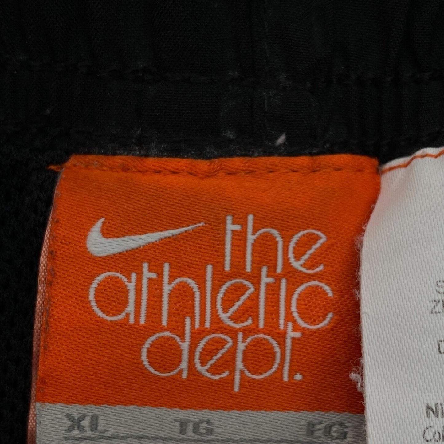 NIKE THE ATHLETIC DEPT Black Activewear Shorts Size XL