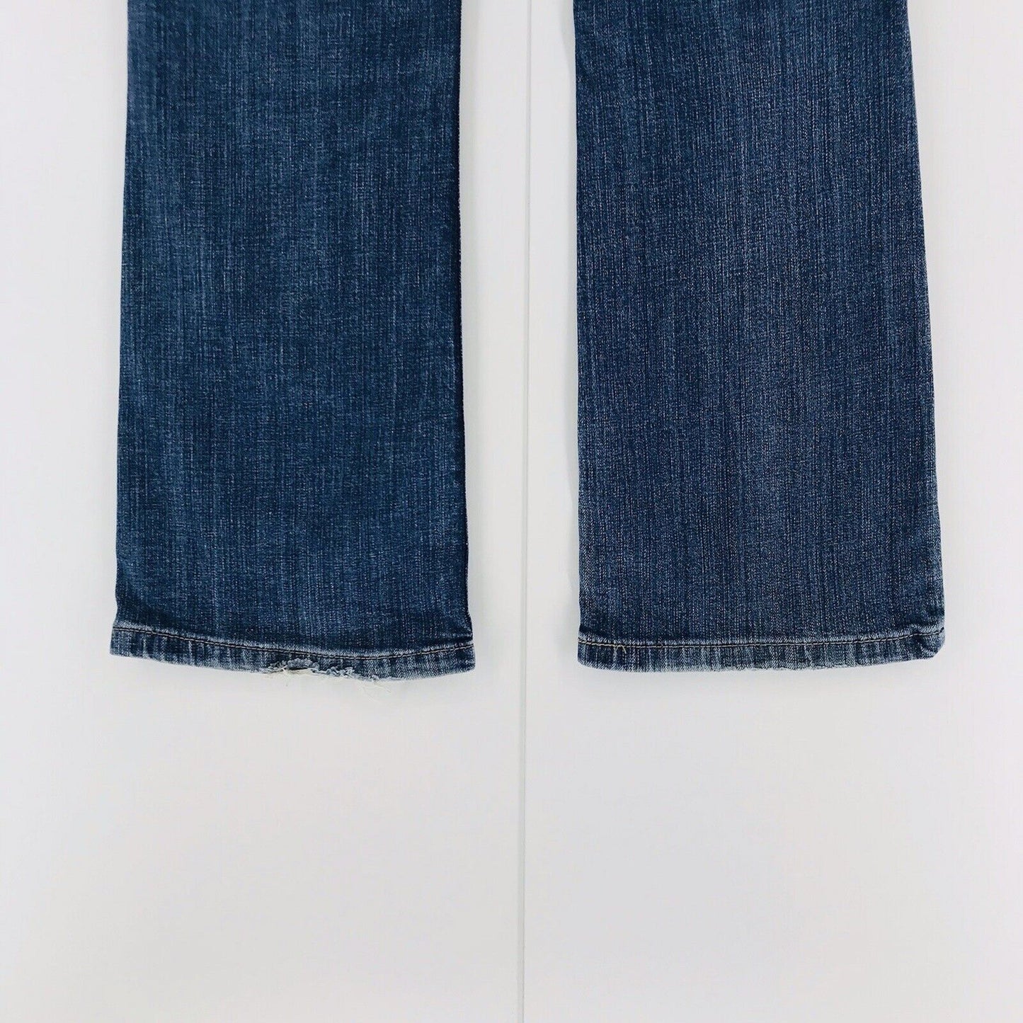 Vintage Levi's 524 Women Blue Regular Bootcut Fit Jeans 9 Short / W30 L30