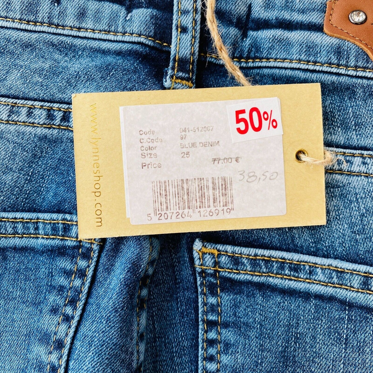 LYNNE Women Blue Medium Waist Flared Fit Cropped Jeans W25