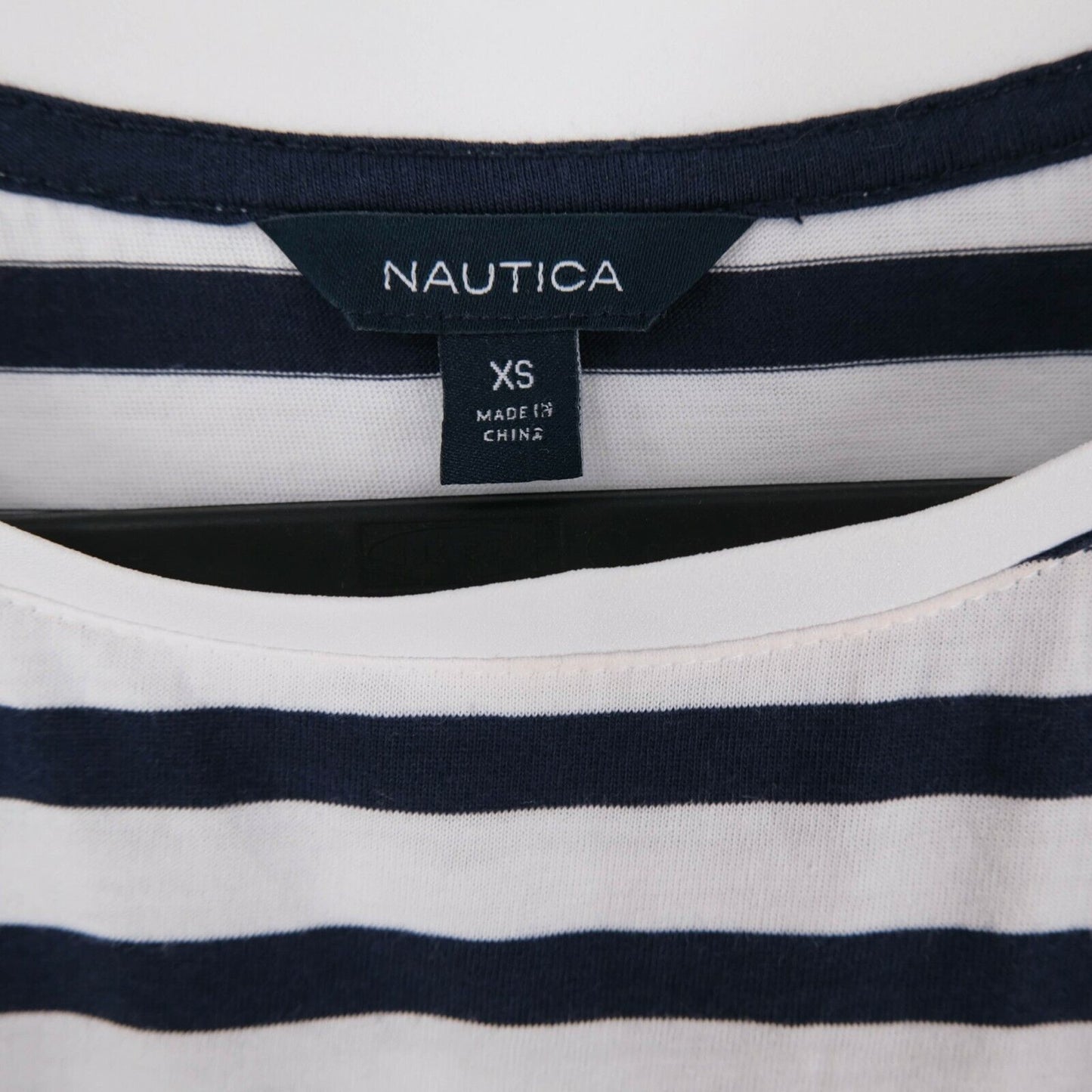 NAUTICA T-shirt col rond à rayures blanches et bleues, taille XS