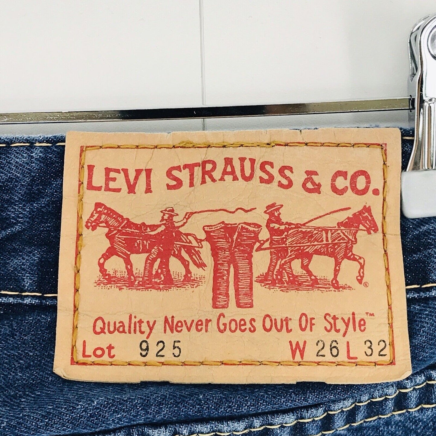 vintage Levi’s 925 Femmes Bleu Regular Straight Fit Jeans en détresse W26 L32