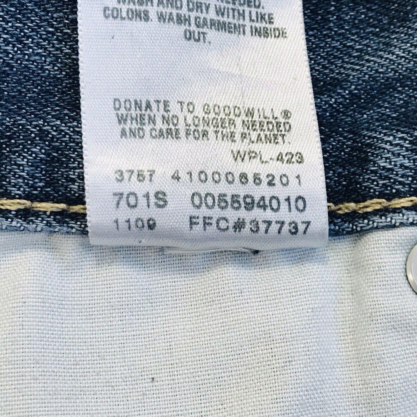 Levi's 559 Custom Made Bleu Coupe droite décontractée Short coupé W33