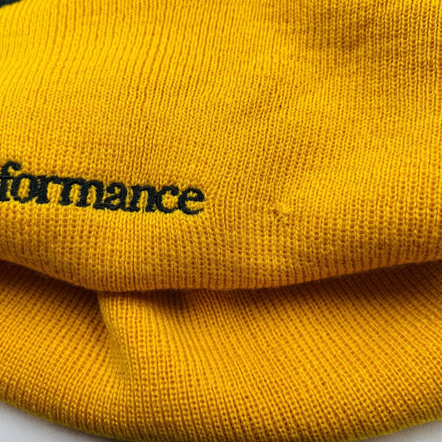 Peak Performance Unisex Yellow Merino Wool Blend Beanie Winter Hat Size S / M