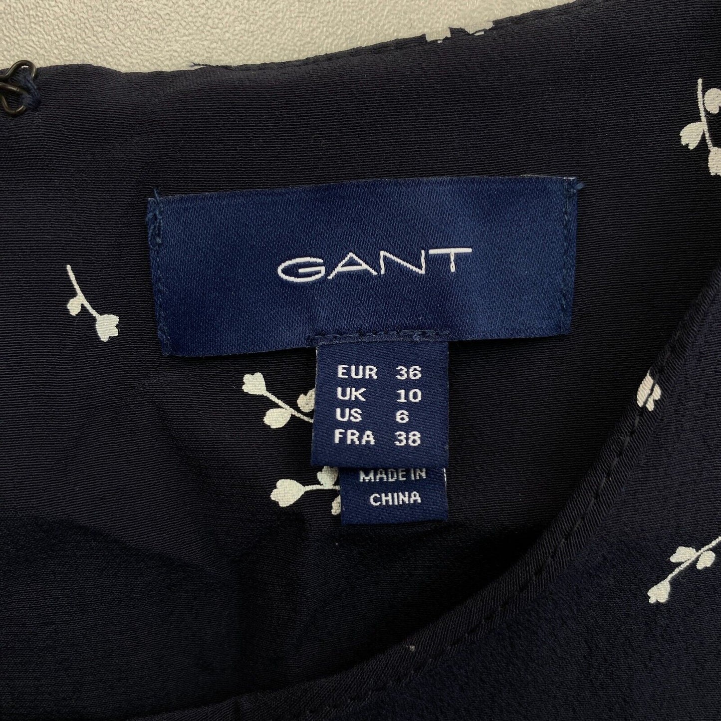 GANT Marineblaues Kleid mit Mini-Blumendruck und kurzen Ärmeln, Größe EU 36 UK 10 US 6