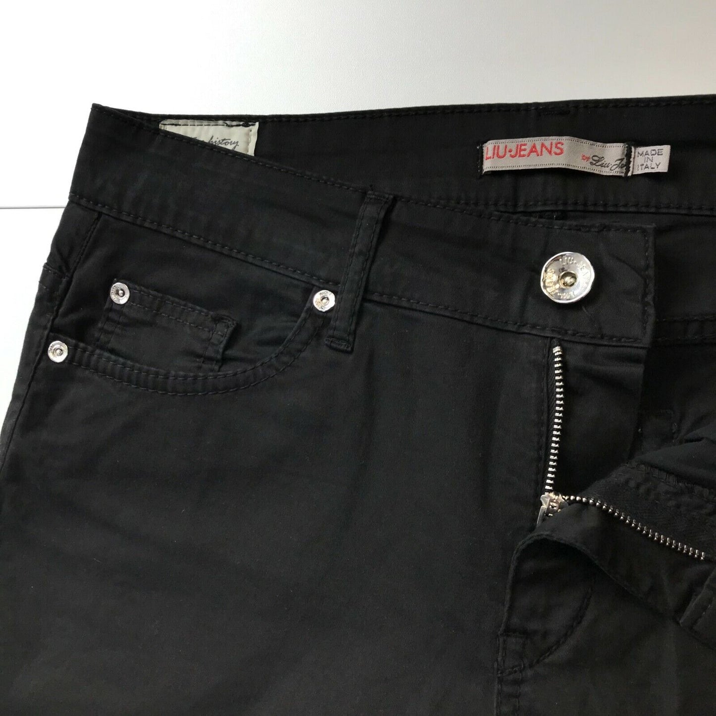 Liu Jeans Damen Schwarze Chinohose mit entspannter, gerader Passform, Größe W31, hergestellt in Italien