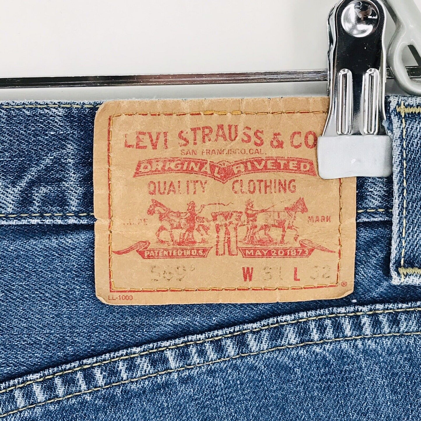 Vintage Levi‘s 569 Blue Loose Straight Fit Jeans Size W31 L32