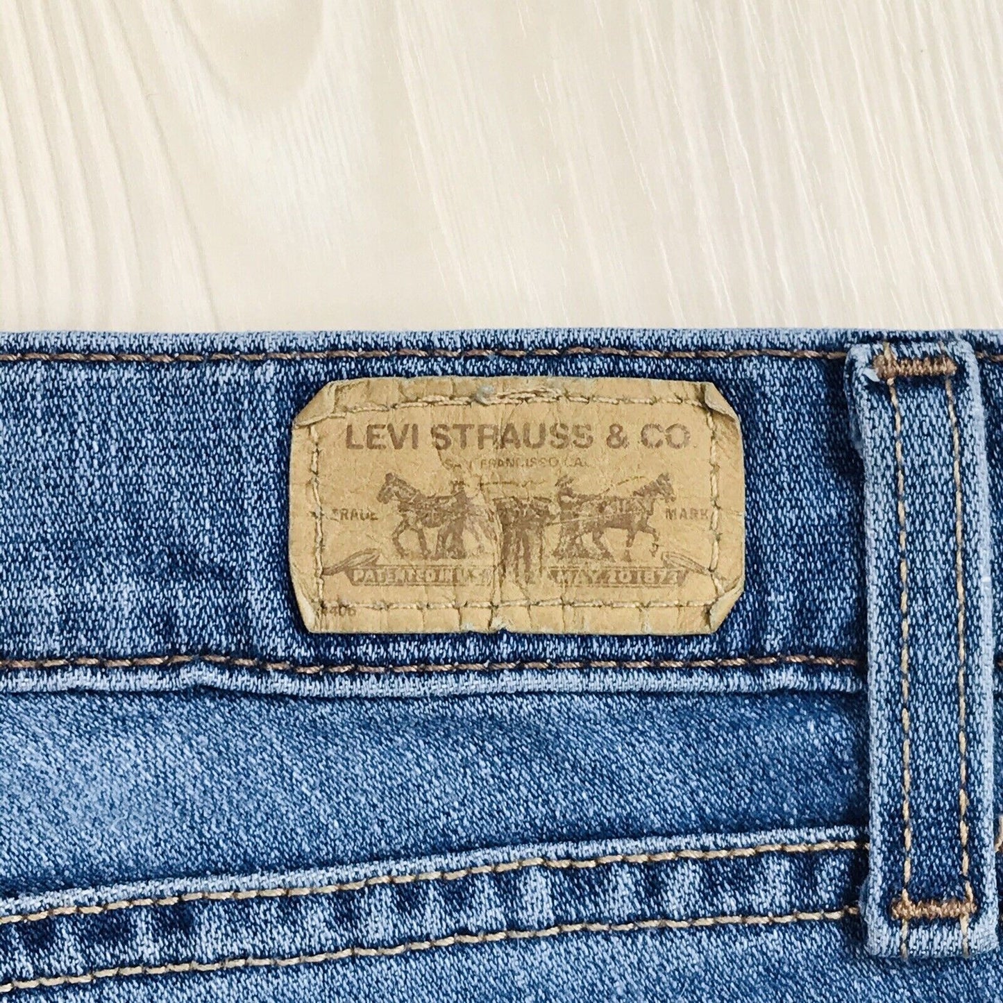 Vintage Levi's 529 Women Blue Curvy Bootcut Fit Moms Jeans Size 6 S/C / W27 L32