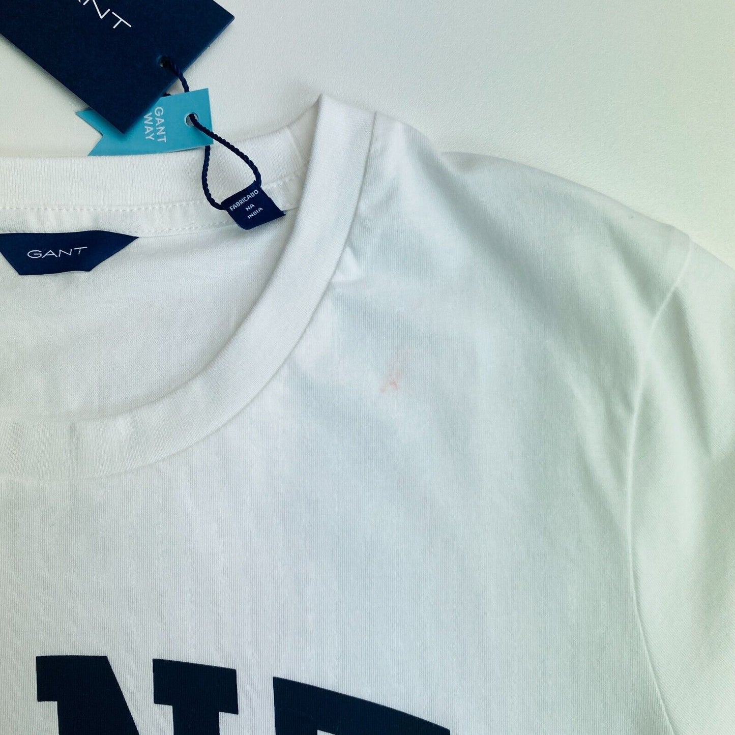 GANT White MD. Crew Neck T Shirt Size M