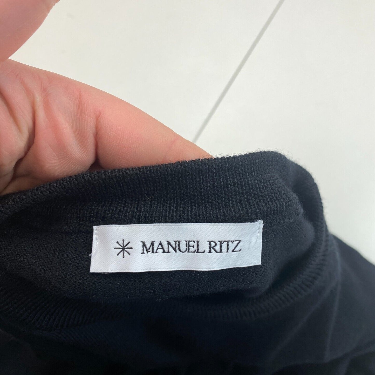 MANUEL RITZ Schwarzer Pullover mit Rundhalsausschnitt, 100 % Wolle, Größe M