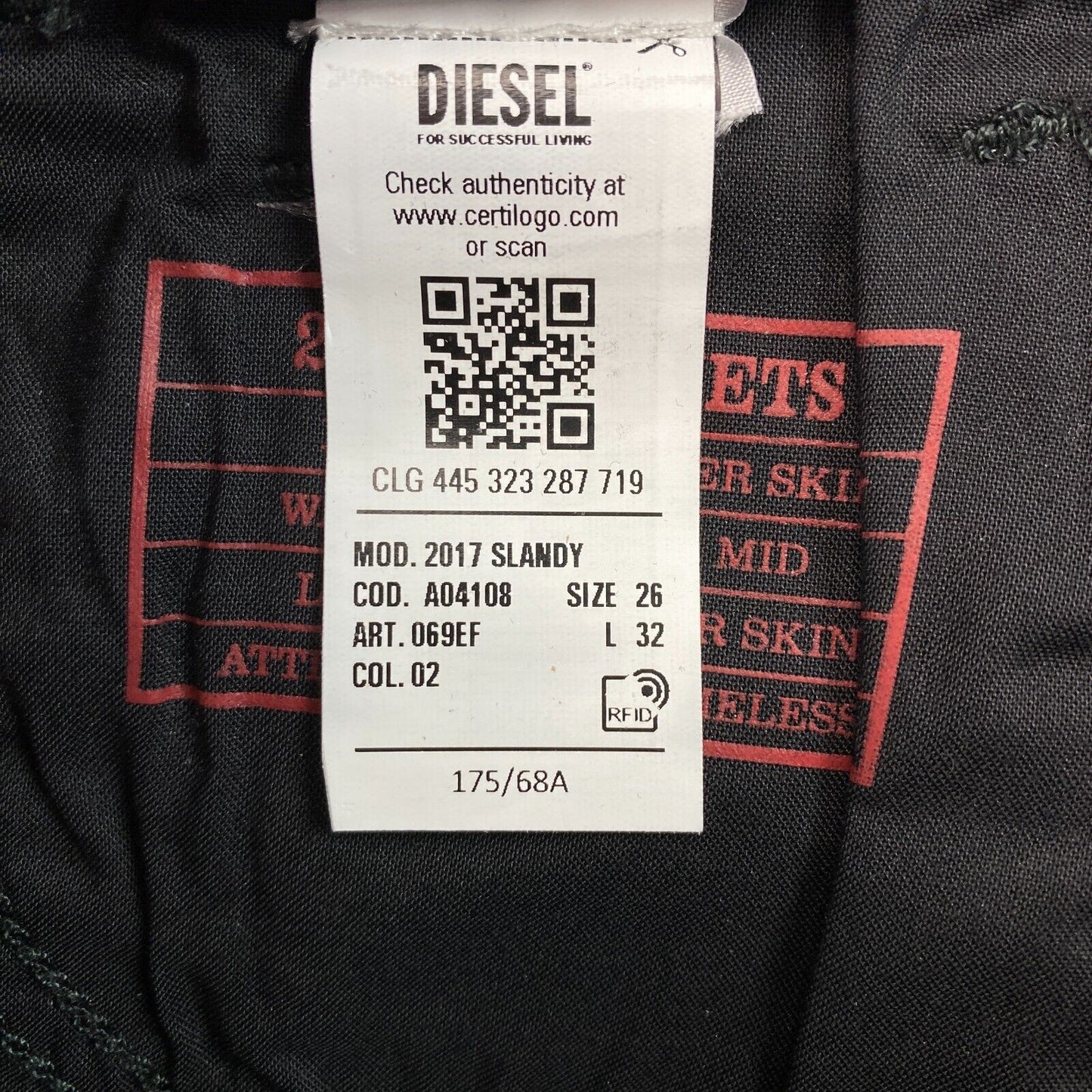 DIESEL Schwarze Super Skinny Jeans Größe W26