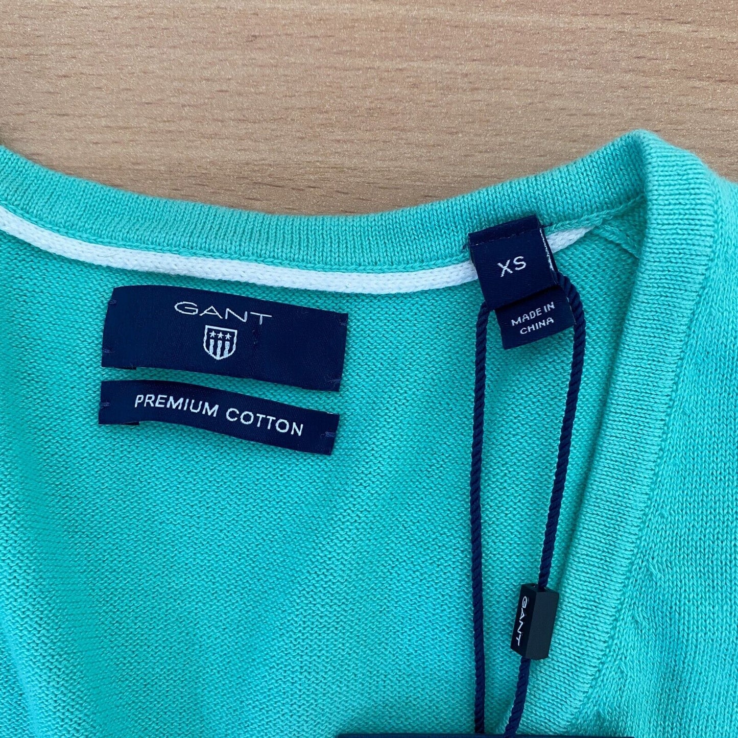 GANT Grüner Baumwollpullover mit V-Ausschnitt, Größe XS