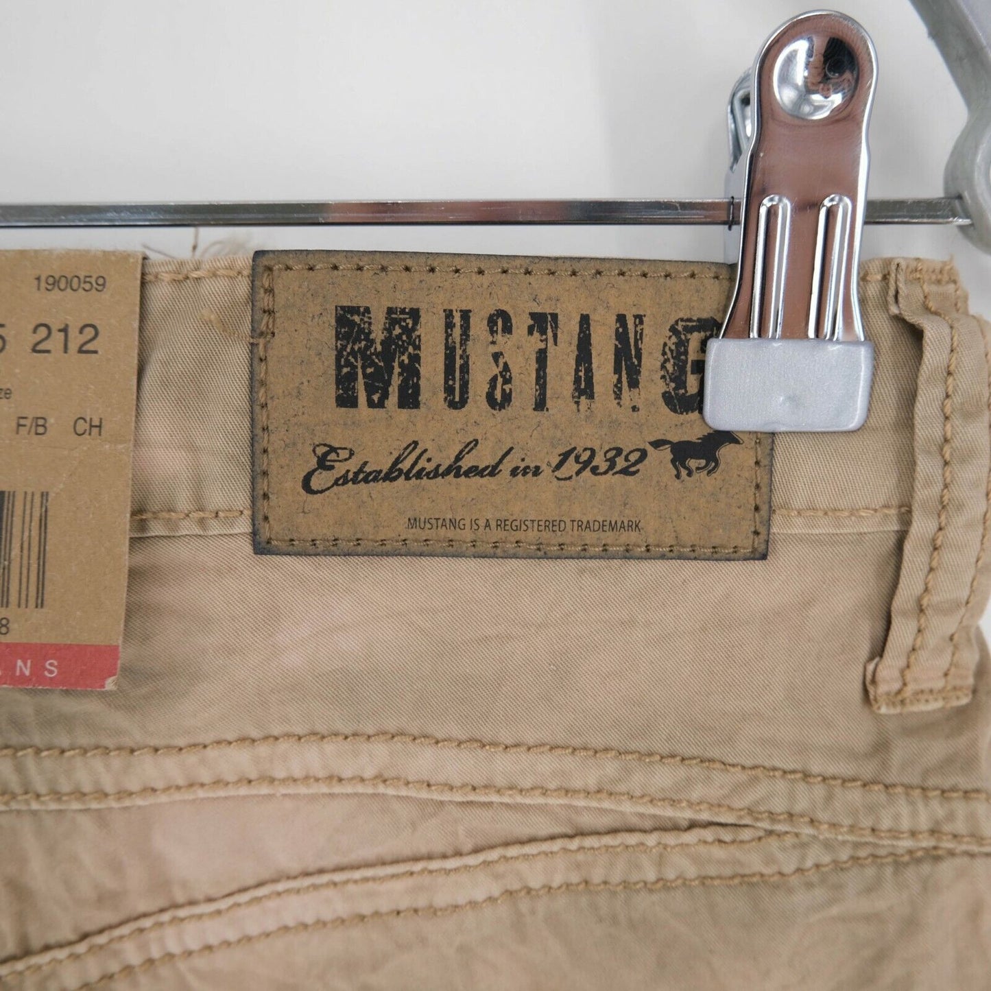 MUSTANG Light Brown Shorts Size 25 26